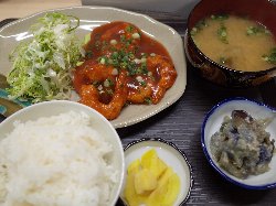 益城きやま食堂エビチリ定食